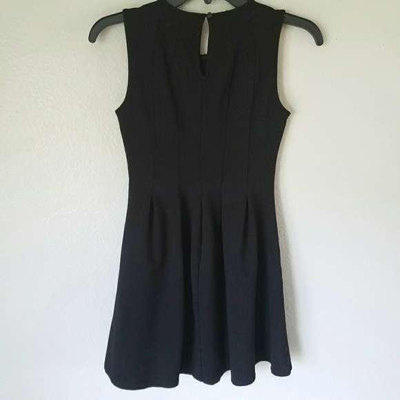 Monteau Los Angeles Small Black Fit Flare - Picture 2 of 8